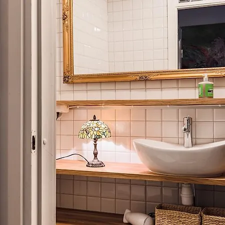 Artist Apartment Susi Helsinki Exterior photo
